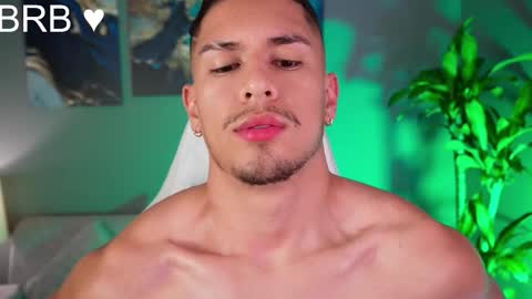 Snapshot of aaronfox_ chatting on February 28, 12:42 pm AARON online show from February 28, 12:42 pm