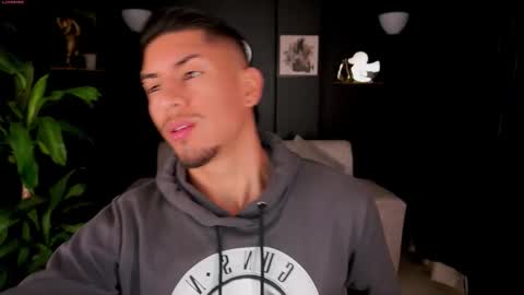 Snapshot of aaronfox_ chatting on September 19, 11:58 am AARON online show from September 19, 11:58 am