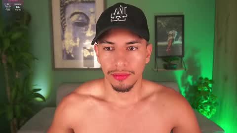 Snapshot of aaronfox_ chatting on February 28, 9:36 am AARON online show from February 28, 9:36 am