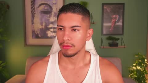 Snapshot of aaronfox_ chatting on February 4, 9:07 am AARON online show from February 4, 9:07 am