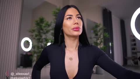Snapshot of abbela_white chatting on February 17, 6:42 am Alexa online show from February 17, 6:42 am