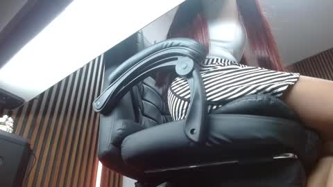 Snapshot of abbystones chatting on February 26, 11:32 am Abby Stones online show from February 26, 11:32 am
