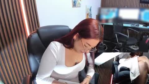 Snapshot of abbystones chatting on February 25, 5:40 pm Abby Stones online show from February 25, 5:40 pm