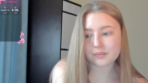 Snapshot of abbywyte chatting on March 2, 1:27 pm Abby Stream at Sat Sun Mon Fri online show from March 2, 1:27 pm