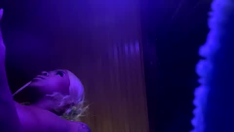 Simone    may online show from January 24, 6:46 am