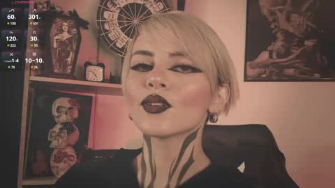 Snapshot of abril__colen chatting on December 19, 10:42 pm April online show from December 19, 10:42 pm