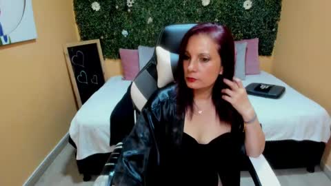 Snapshot of ada_mclaine2 chatting on February 19, 7:37 pm Ada online show from February 19, 7:37 pm