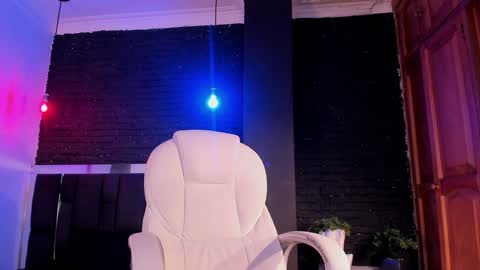 adam_piarse online show from December 4, 11:41 pm