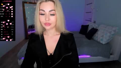 Snapshot of adeleroberts chatting on February 21, 12:39 pm Adele online show from February 21, 12:39 pm