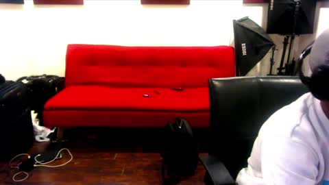 adick_ting online show from December 1, 4:53 pm