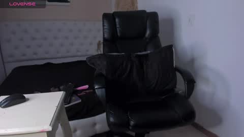 Snapshot of adonis_hot_xx chatting on September 19, 11:08 pm adonis_hot_xx online show from September 19, 11:08 pm