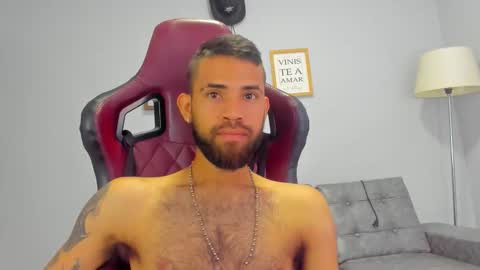 adri_sexboy229 online show from September 19, 2:37 am