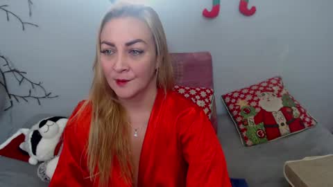 Snapshot of adrianapdes chatting on December 30, 1:58 pm Adriana Paredes online show from December 30, 1:58 pm