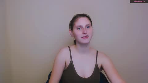 Snapshot of adrianatell_ chatting on February 5, 10:51 am Adriana online show from February 5, 10:51 am