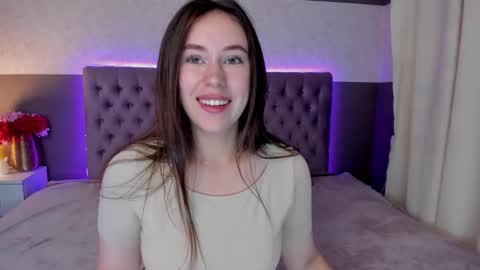 AdrianaYung online show from September 14, 6:04 am