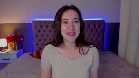 AdrianaYung online show from September 20, 7:33 am