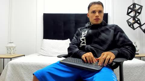 Adrein Roche online show from February 9, 11:04 pm