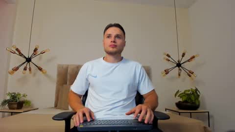 Adrein Roche online show from February 25, 11:59 pm