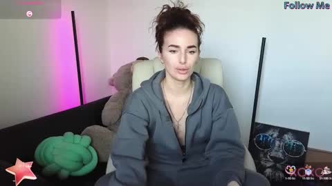Snapshot of adrihanna chatting on February 11, 6:19 am Adriana online show from February 11, 6:19 am