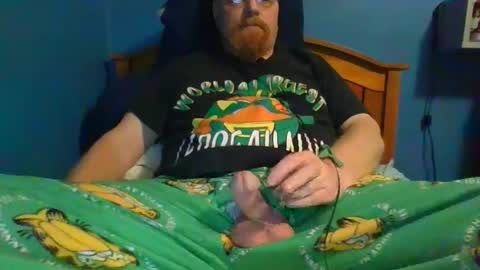 Snapshot of ahrnycumtoy chatting on March 3, 6:37 am hrnycummer online show from March 3, 6:37 am