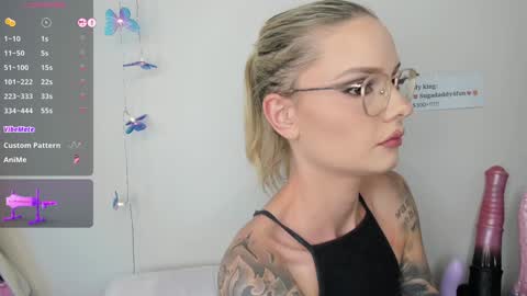 Snapshot of aimee_jay94 chatting on December 23, 5:39 am Aimee Jay online show from December 23, 5:39 am