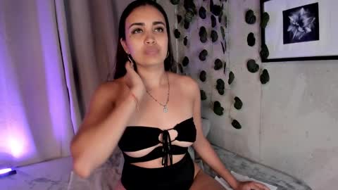 Aisha online show from February 25, 1:09 am