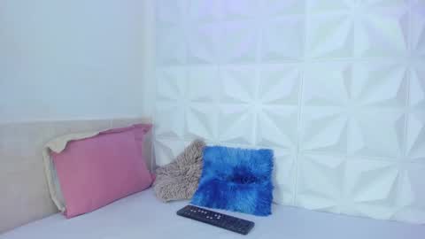 Snapshot of aisha_farah chatting on September 19, 3:38 pm aisha_farah online show from September 19, 3:38 pm
