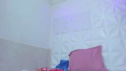 Snapshot of aisha_farah chatting on September 17, 3:26 pm aisha_farah online show from September 17, 3:26 pm
