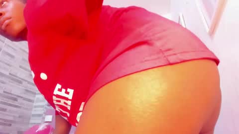 Snapshot of alana_roos chatting on February 11, 6:33 pm Alana online show from February 11, 6:33 pm