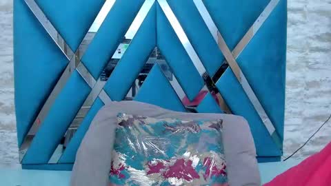 Alana Flores online show from February 25, 2:48 pm