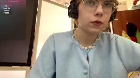 Snapshot of alanehadaller chatting on September 12, 9:33 am Stella online show from September 12, 9:33 am