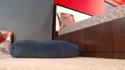 Alanna online show from December 4, 8:17 am