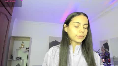 Snapshot of alejaa___ chatting on March 12, 11:20 am Alejandra online show from March 12, 11:20 am