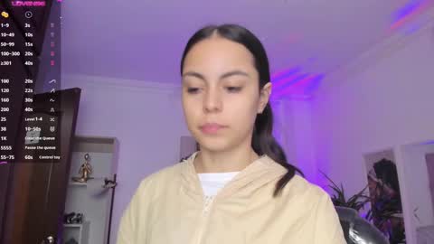 Snapshot of alejaa___ chatting on February 13, 11:28 am Alejandra online show from February 13, 11:28 am