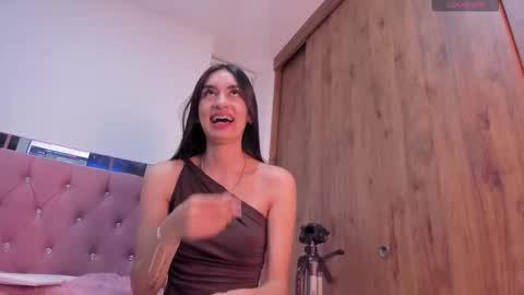 Snapshot of alejandraaa_ chatting on September 18, 1:53 am alejandraaa_ online show from September 18, 1:53 am