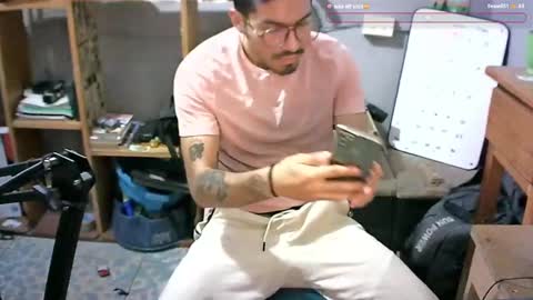 alejandropppzz online show from February 2, 7:09 am