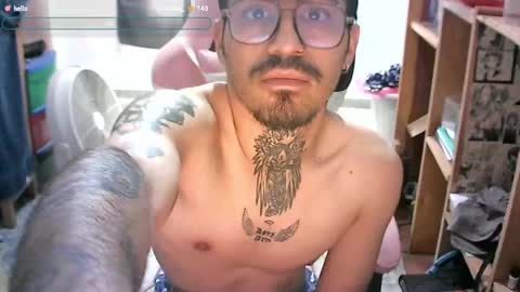 alejandropppzz online show from February 7, 7:38 pm