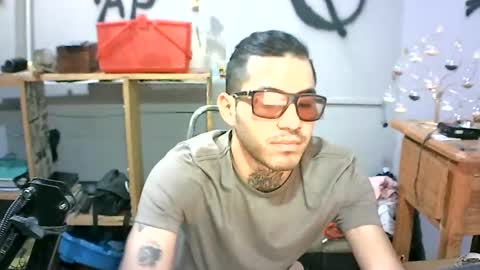 alejandropppzz online show from January 18, 6:24 am