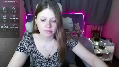 Snapshot of alekasamui chatting on March 6, 10:47 pm Aleksa online show from March 6, 10:47 pm