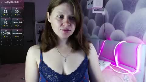 Snapshot of alekasamui chatting on September 16, 9:18 pm Aleksa online show from September 16, 9:18 pm