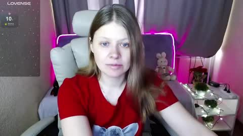Snapshot of alekasamui chatting on February 25, 4:46 am Aleksa online show from February 25, 4:46 am