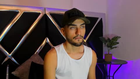Snapshot of alekruizx chatting on September 16, 1:29 am Alek online show from September 16, 1:29 am