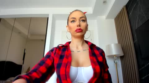 Snapshot of alessa_burns chatting on March 9, 7:45 am Alessa online show from March 9, 7:45 am