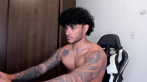 Snapshot of alessandro_vanni chatting on January 18, 3:27 pm Alessandro Vanni online show from January 18, 3:27 pm
