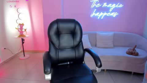 ALESSA ROMERO  online show from February 18, 1:32 am