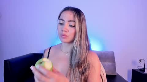 Snapshot of alessia_taylorr chatting on September 16, 11:34 am Alessia Everyday From 0530 to 1430 Col Time online show from September 16, 11:34 am