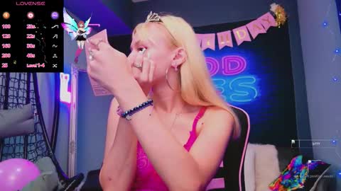 Snapshot of alessiacroft chatting on September 22, 4:27 am alessiacroft online show from September 22, 4:27 am