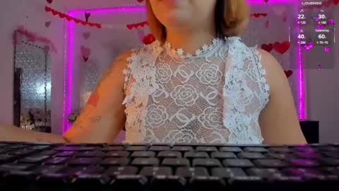 Snapshot of alessiadouce chatting on February 15, 8:11 pm Alessia online show from February 15, 8:11 pm