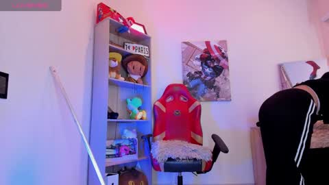 Snapshot of alexa_grey_1 chatting on March 3, 7:17 pm alexa online show from March 3, 7:17 pm