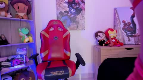 Snapshot of alexa_grey_1 chatting on February 28, 12:20 pm alexa online show from February 28, 12:20 pm